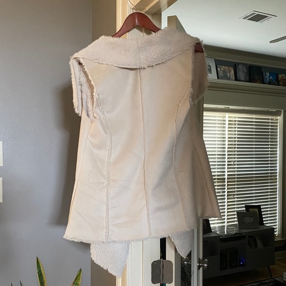 Knox Rose Wool Vest - Picture 2 of 2